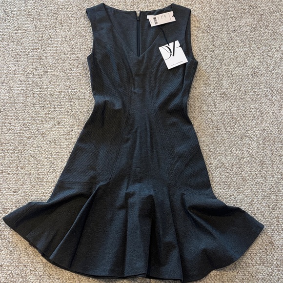 Diane Von Furstenberg Dresses & Skirts - DVF Sleeveless Fit and Flare Dress